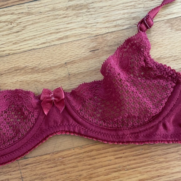 Red Lace Bra, Fred Segal, European design, 32A - Picture 2 of 5